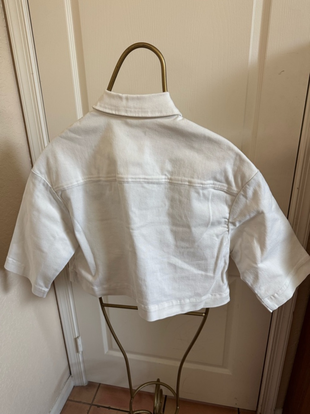 DKNY White Cropped Snap-Front Jacket - Picture 4 of 11
